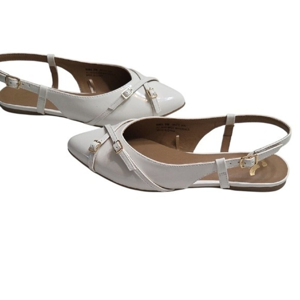 Report White Flats Sandals Size 9 W ‎ Gold Buckles Strap
